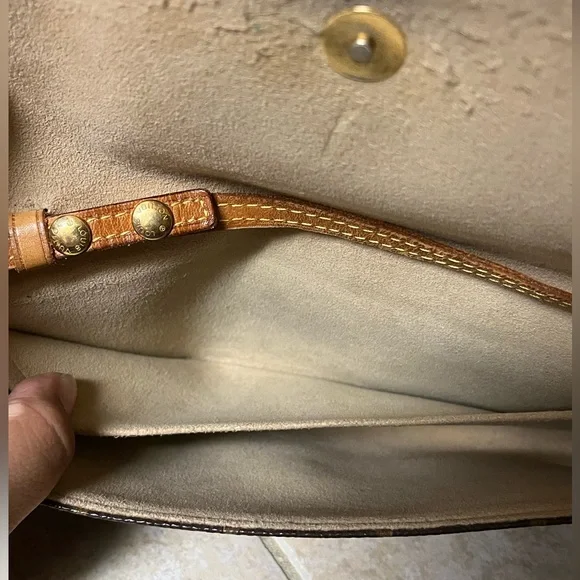 Louis Vuitton Twin Pochette GM Monogram Crossbody Bag - Picture 10 of 13